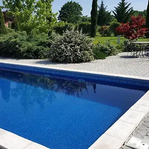 Avec Piscine, Classe 3 Etoiles, De 42 M2 Confort Au Calme Pour Un Couple Appartement